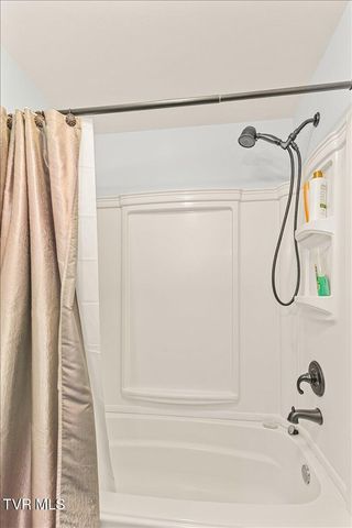 1605 Southwest Avenue, Johnson City, TN 37604