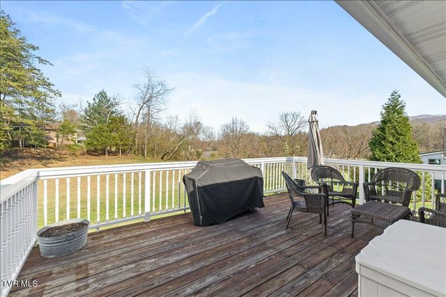 1605 Southwest Avenue, Johnson City, TN 37604