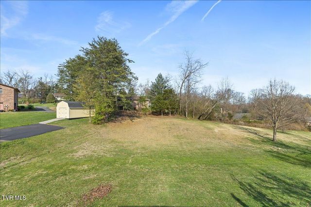 1605 Southwest Avenue, Johnson City, TN 37604