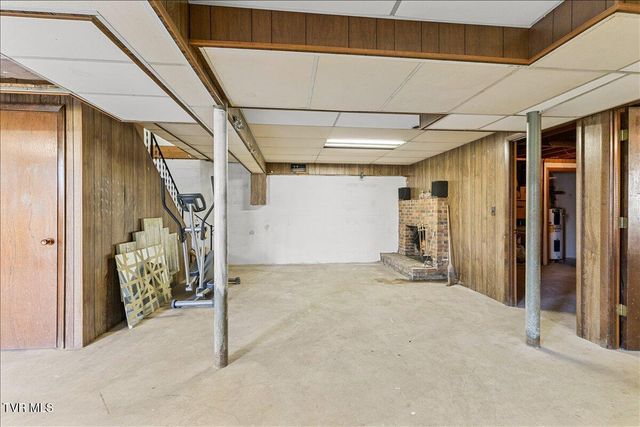 1605 Southwest Avenue, Johnson City, TN 37604