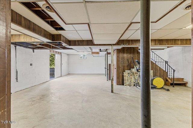 1605 Southwest Avenue, Johnson City, TN 37604