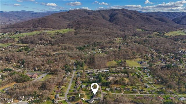 1605 Southwest Avenue, Johnson City, TN 37604