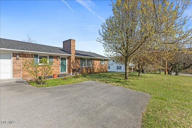 1605 Southwest Avenue, Johnson City, TN 37604