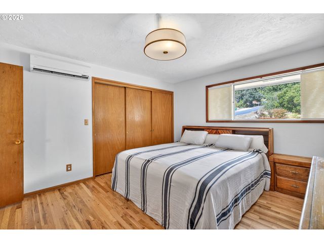 504 MEADOW VIEW Rd, Forest Grove, OR 97116