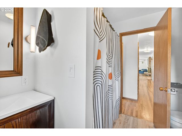 504 MEADOW VIEW Rd, Forest Grove, OR 97116