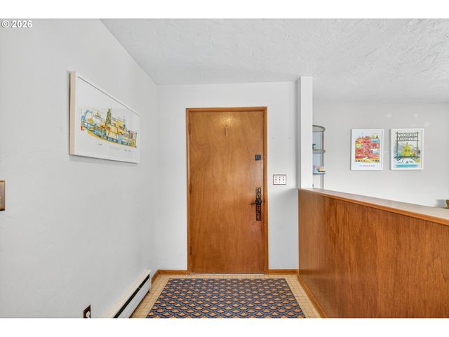 504 MEADOW VIEW Rd, Forest Grove, OR 97116