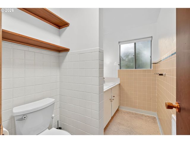 504 MEADOW VIEW Rd, Forest Grove, OR 97116