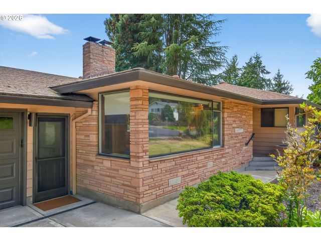504 MEADOW VIEW Rd, Forest Grove, OR 97116