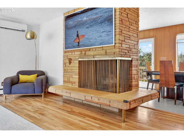 504 MEADOW VIEW Rd, Forest Grove, OR 97116