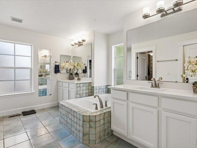 8775 E 28th Ave, Denver, CO 80238