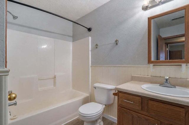 1121 S Colgate Avenue, Springfield, MO 65802