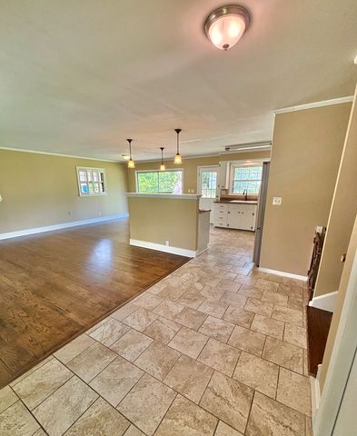 2203 Stonebridge Rd., Dothan, AL 36301