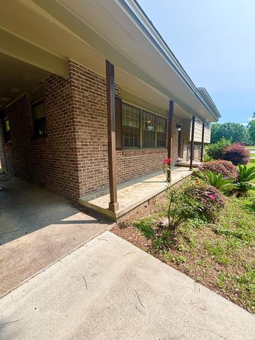 2203 Stonebridge Rd., Dothan, AL 36301