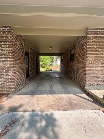 2203 Stonebridge Rd., Dothan, AL 36301