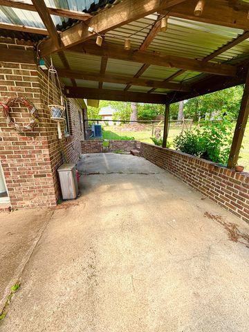 2203 Stonebridge Rd., Dothan, AL 36301