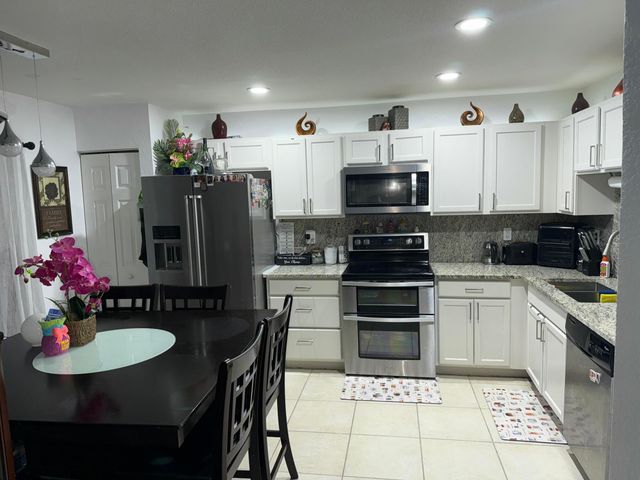 7108 HAWKS NEST Terrace, Riviera Beach, FL 33407