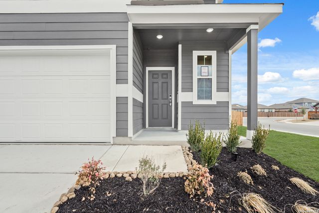 13602 Helton Pass, St Hedwig, TX 78152