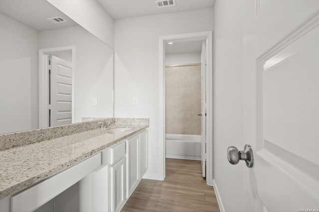 13602 Helton Pass, St Hedwig, TX 78152