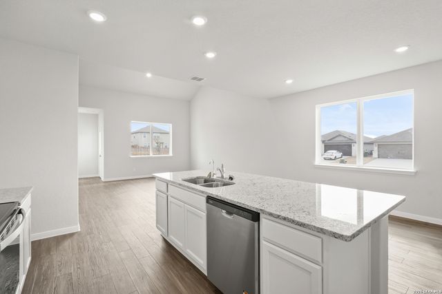 13602 Helton Pass, St Hedwig, TX 78152