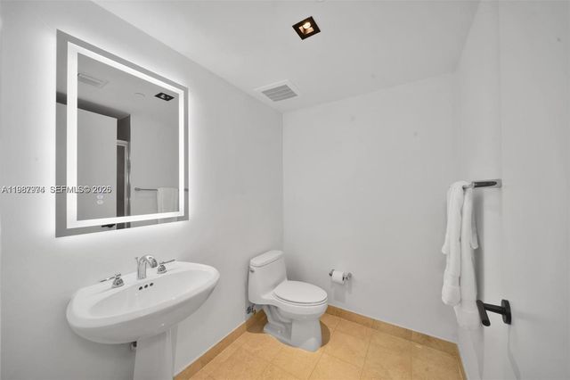 1830 S Ocean Drive 4704, Hallandale Beach, FL 33009