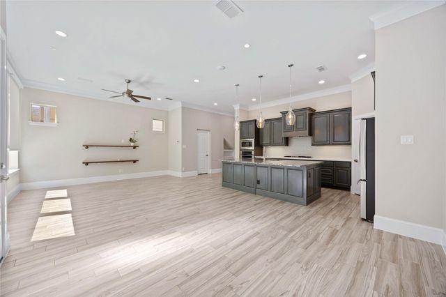 6723 Sussex Manor Street, Houston, TX 77055