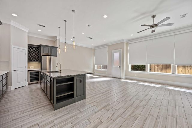 6723 Sussex Manor Street, Houston, TX 77055