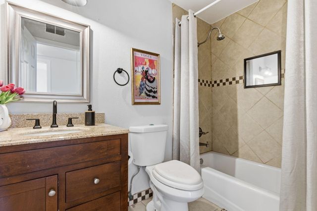 3909 Hilton Avenue NE, Albuquerque, NM 87110