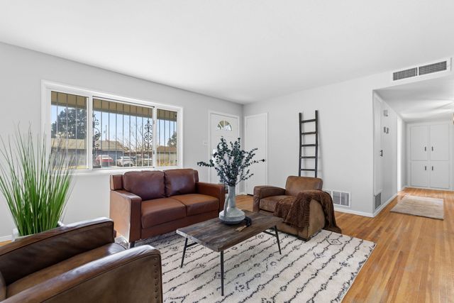 3909 Hilton Avenue NE, Albuquerque, NM 87110