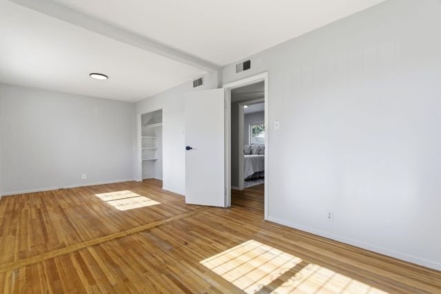 3909 Hilton Avenue NE, Albuquerque, NM 87110