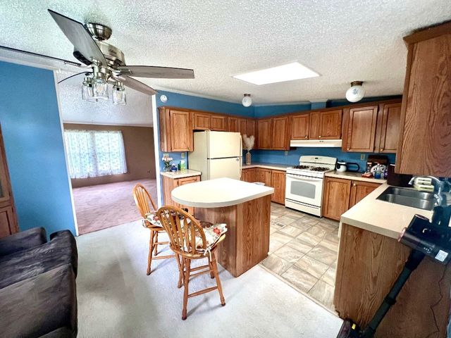 8235 WILLOW GLEN Trail, Erie, PA 16509