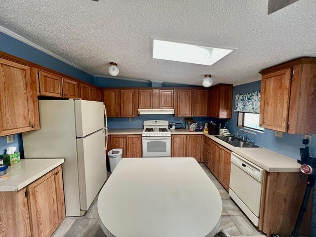 8235 WILLOW GLEN Trail, Erie, PA 16509