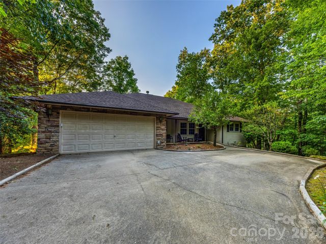 20 Adohi Court, Brevard, NC 28712