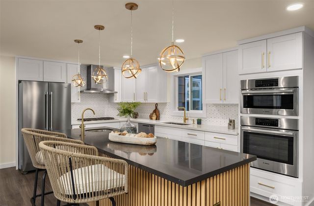 2137 N 128TH Street, Seattle, WA 98133