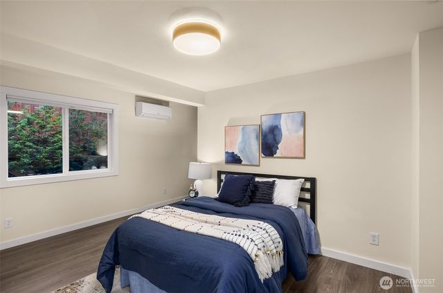 2137 N 128TH Street, Seattle, WA 98133