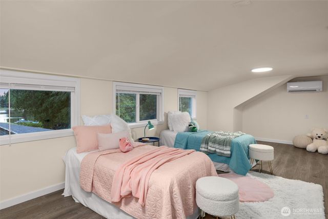 2137 N 128TH Street, Seattle, WA 98133