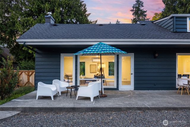 2137 N 128TH Street, Seattle, WA 98133