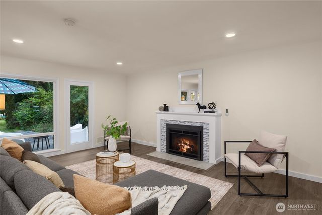 2137 N 128TH Street, Seattle, WA 98133