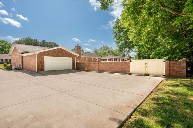 2607 Regency Park Dr, Murfreesboro, TN 37129