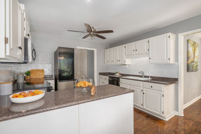 2607 Regency Park Dr, Murfreesboro, TN 37129