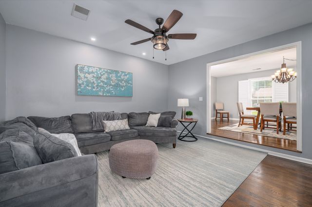 2607 Regency Park Dr, Murfreesboro, TN 37129