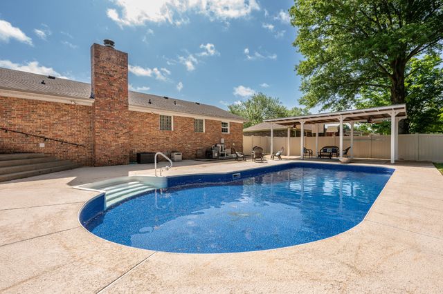 2607 Regency Park Dr, Murfreesboro, TN 37129
