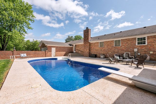 2607 Regency Park Dr, Murfreesboro, TN 37129
