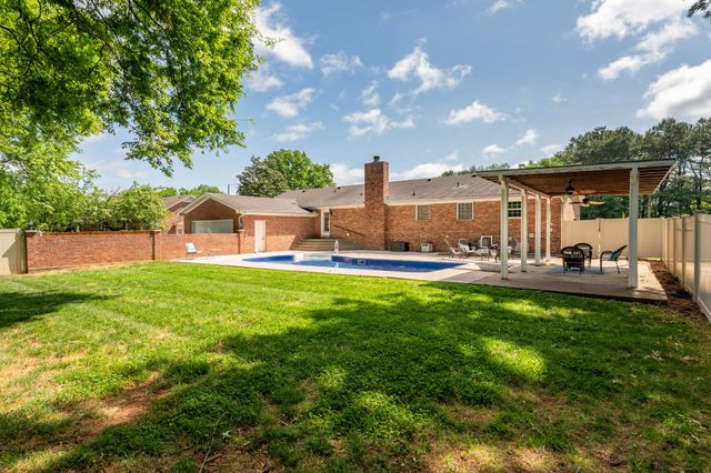 2607 Regency Park Dr, Murfreesboro, TN 37129
