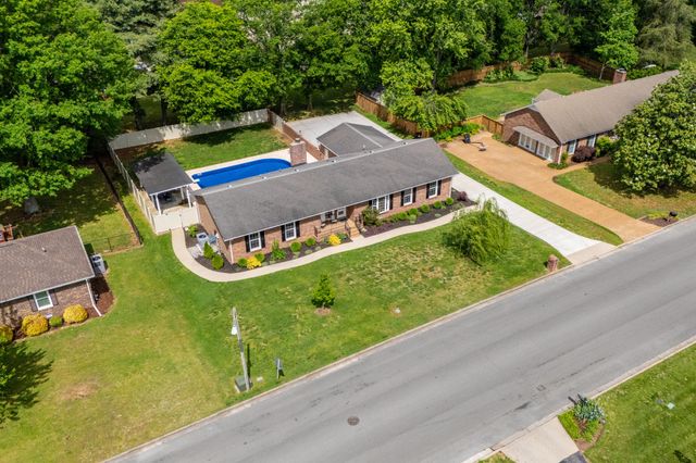 2607 Regency Park Dr, Murfreesboro, TN 37129
