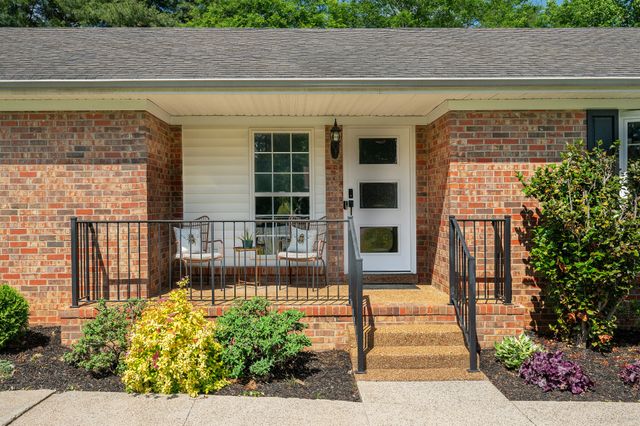 2607 Regency Park Dr, Murfreesboro, TN 37129