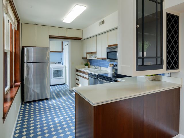 471 W South Street 207, Kalamazoo, MI 49007