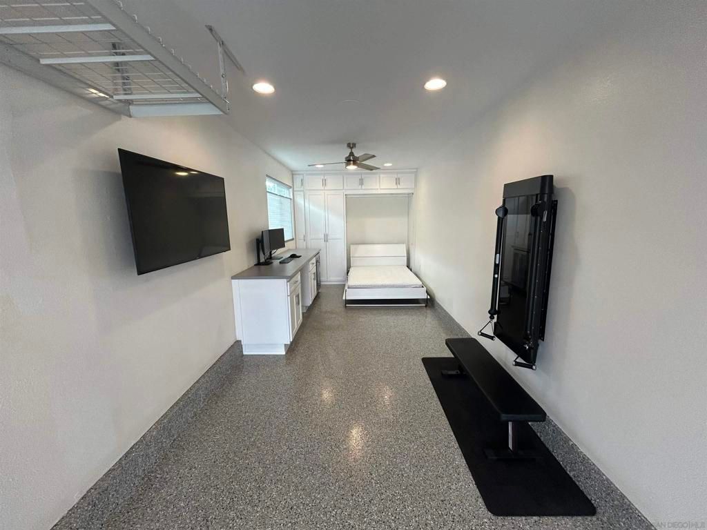 Image 25 of property listing at 4672 Kansas Street 3, San Diego, CA 92116