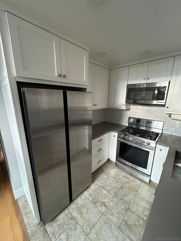 Image 7 of property listing at 4672 Kansas Street 3, San Diego, CA 92116