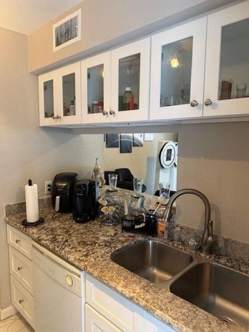 6111 Beverly Hill Street 35, Houston, TX 77057