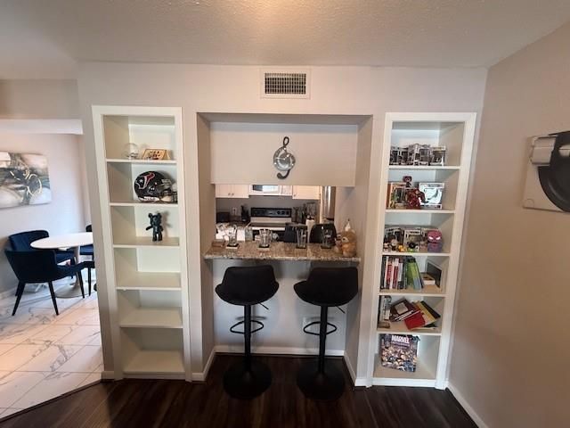 6111 Beverly Hill Street 35, Houston, TX 77057